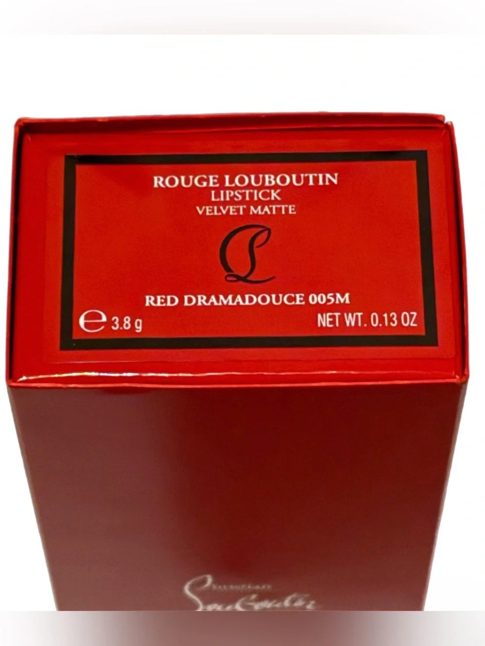 Rouge Louboutin Velvet Matte Matte lipstick - Color Red Dramadouce 005M